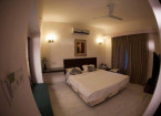 spacious deluxe rooms - hummingbird resort